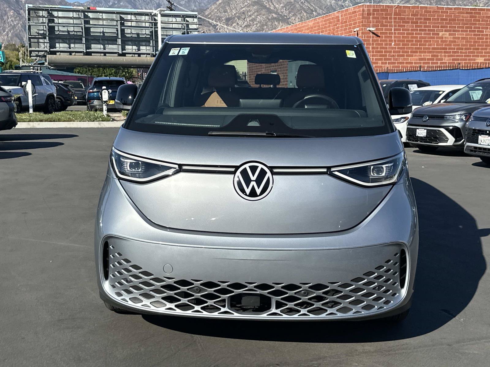 Certified 2025 Volkswagen ID. Buzz Pro S RWD image 2