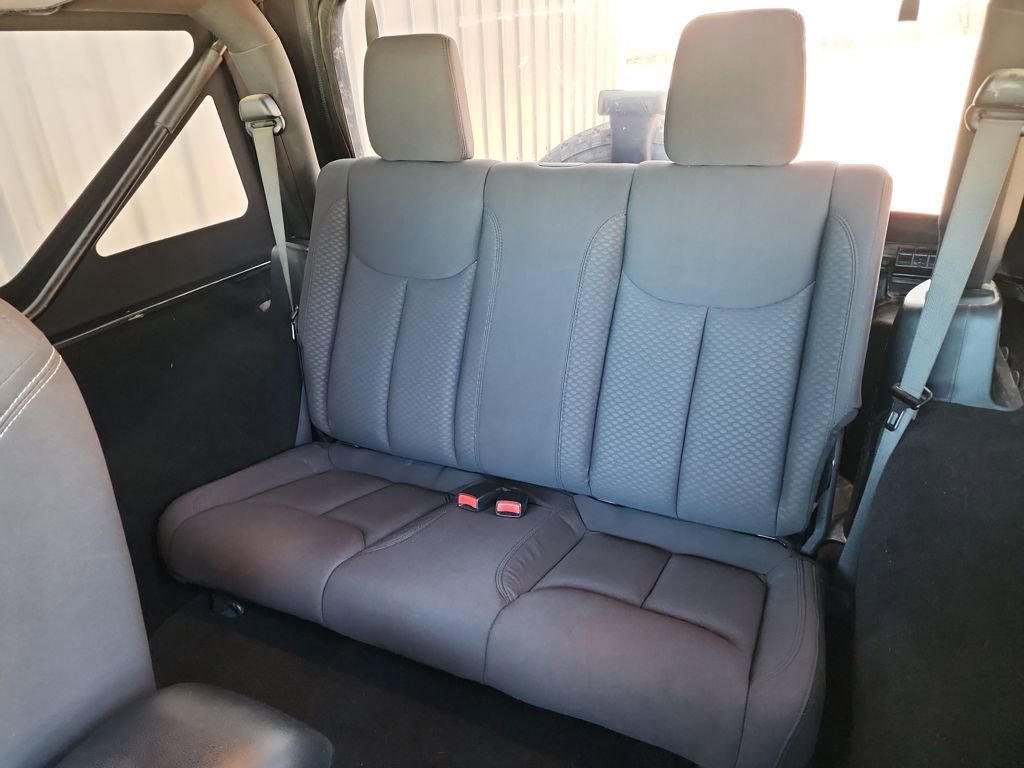 Used 2017 Jeep Wrangler Sahara w/ Connectivity Group image 34