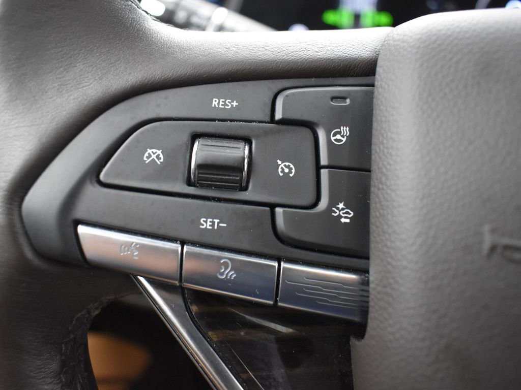Used 2023 Cadillac Escalade ESV Premium Luxury image 16