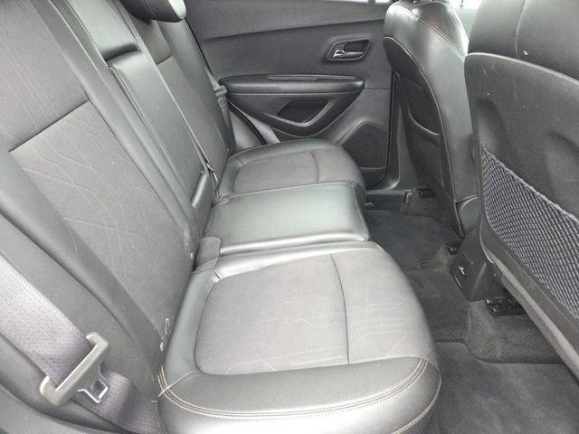 Used 2020 Chevrolet Trax LT w/ LT Convenience Package image 23