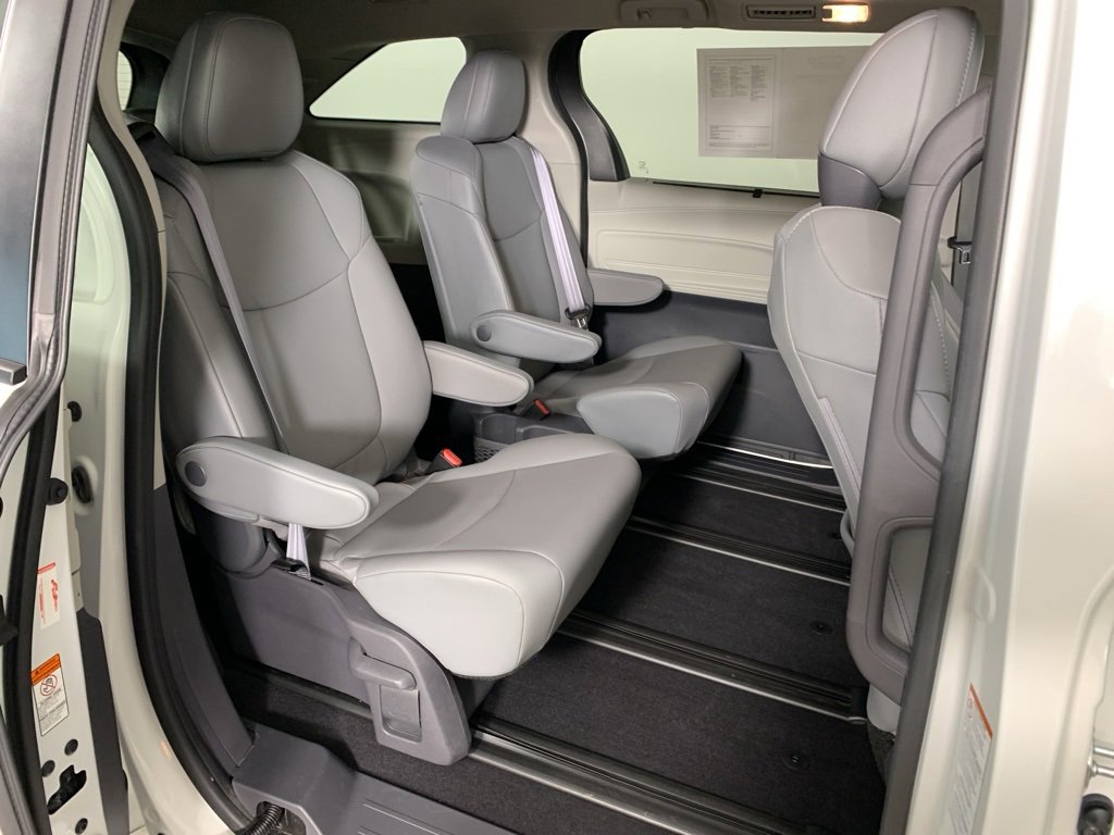 Used 2021 Toyota Sienna XLE w/ XLE Plus Package image 38
