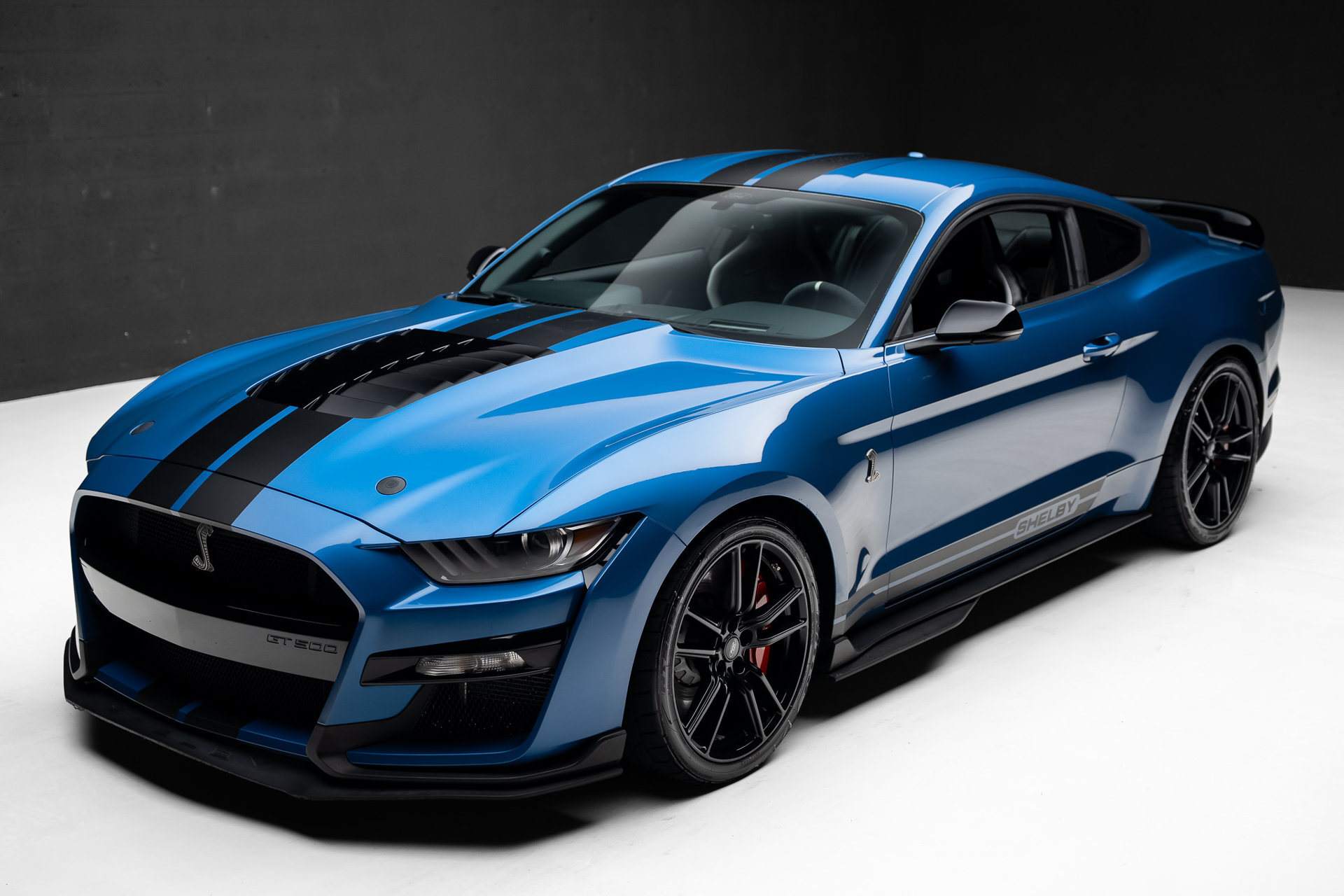 Used 2020 Ford Mustang Shelby GT500 w/ Technology Package RWD image 5