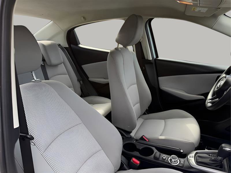 Used 2020 Toyota Yaris L FWD image 25