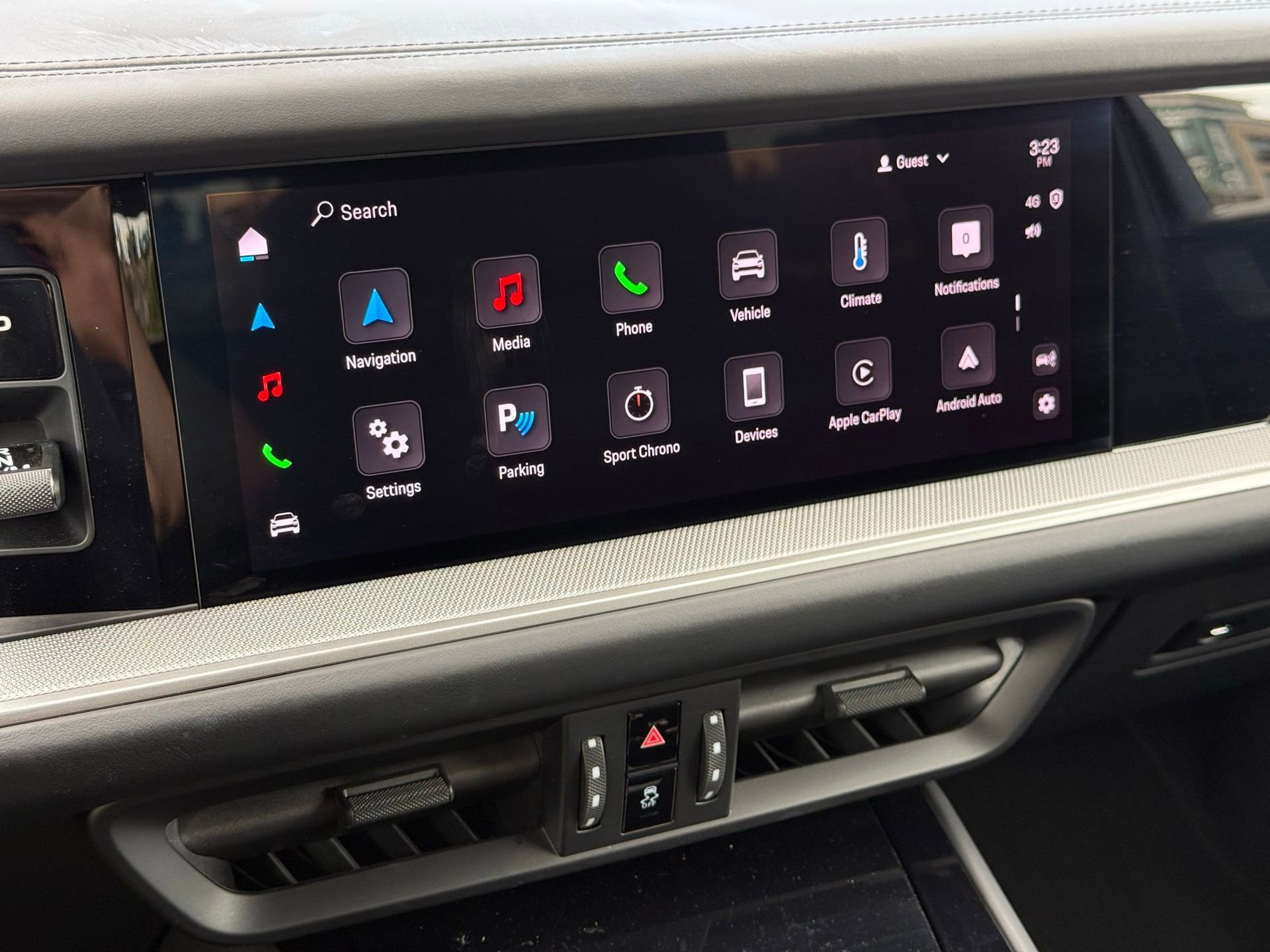 Used 2025 Porsche Cayenne Coupe image 19