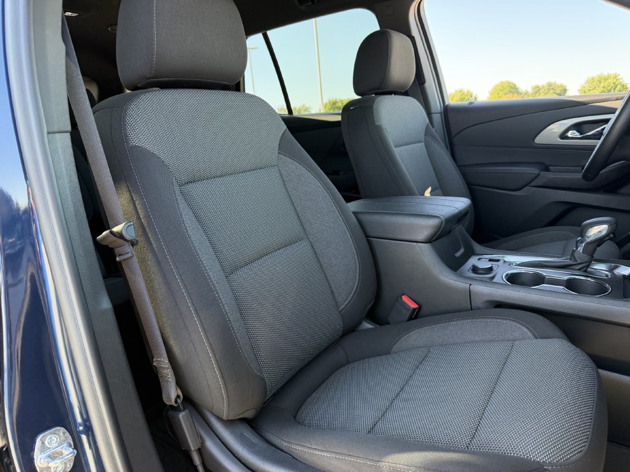 Used 2023 Chevrolet Traverse LT FWD image 25