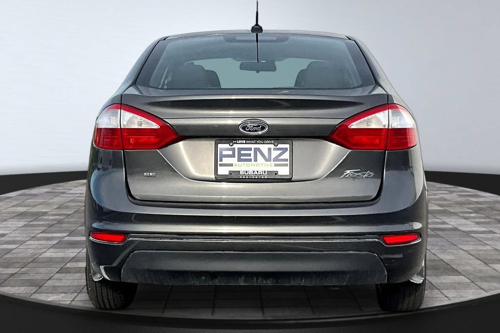 Used 2015 Ford Fiesta SE w/ Comfort Package FWD image 5