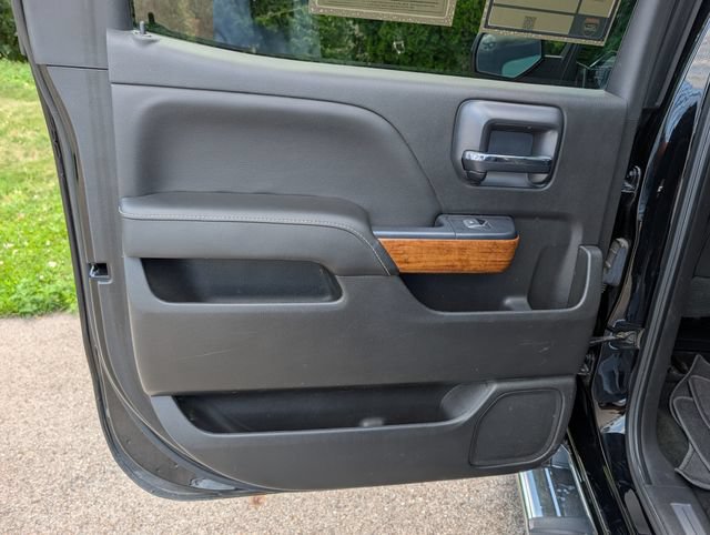 Used 2018 Chevrolet Silverado 1500 High Country AWD/4WD image 35