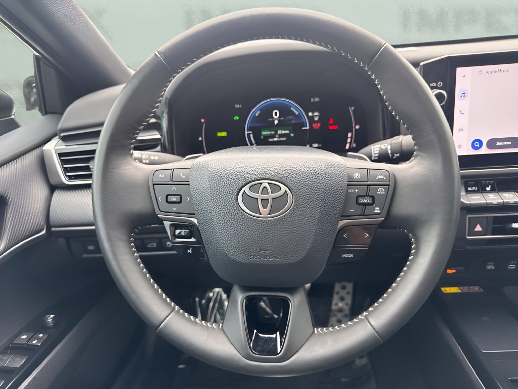 Used 2025 Toyota Camry SE FWD image 14