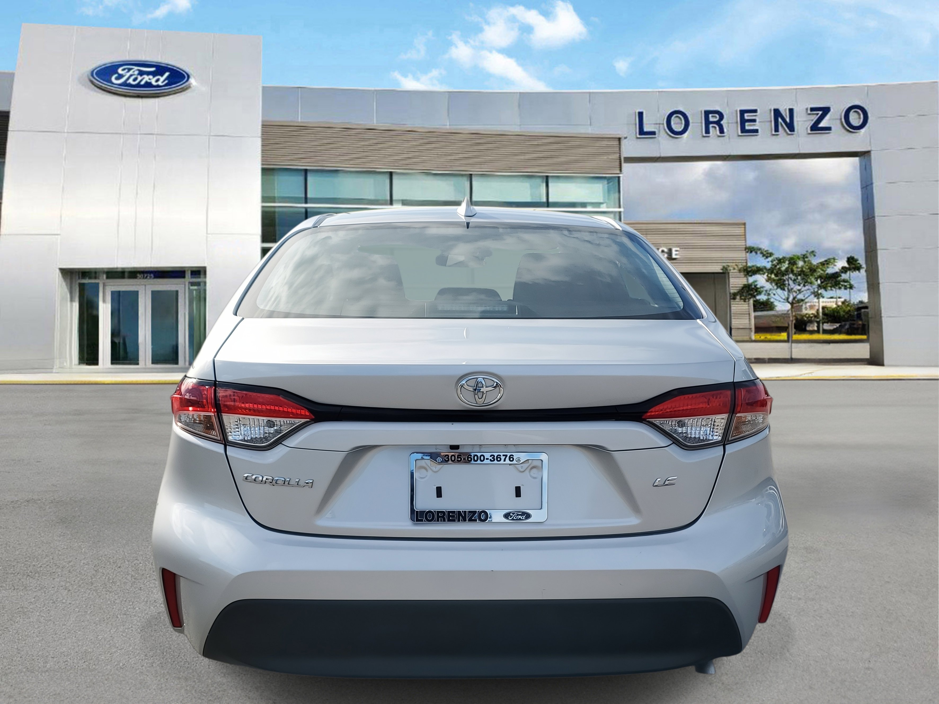 Used 2024 Toyota Corolla LE image 4