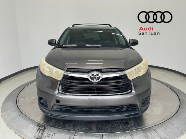 Used 2015 Toyota Highlander LE FWD image 2