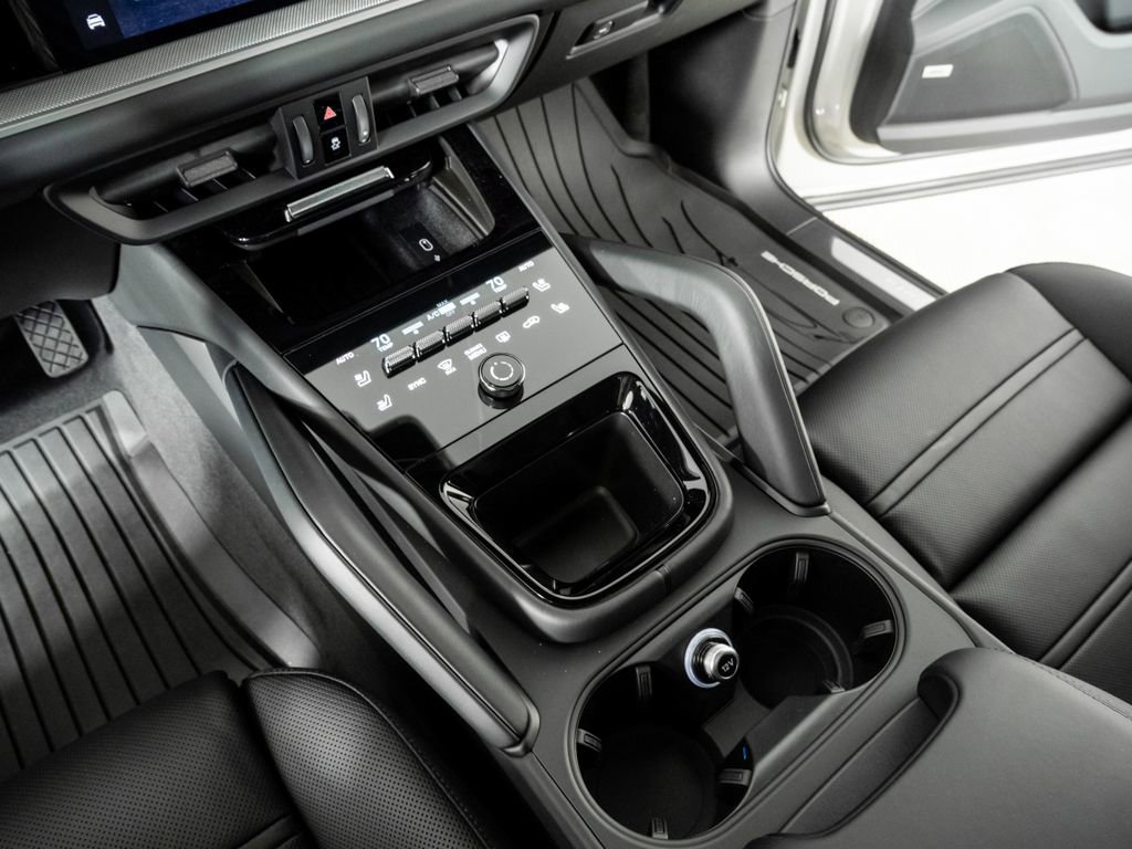 New 2026 Porsche Cayenne image 18