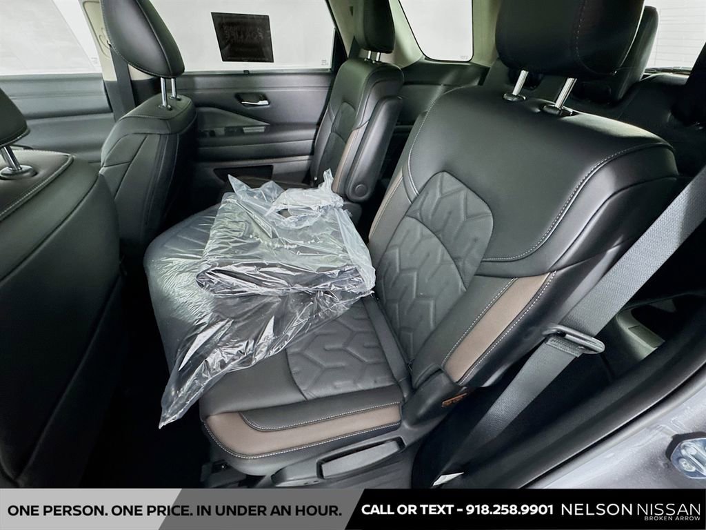 New 2026 Nissan Pathfinder Platinum AWD/4WD image 25