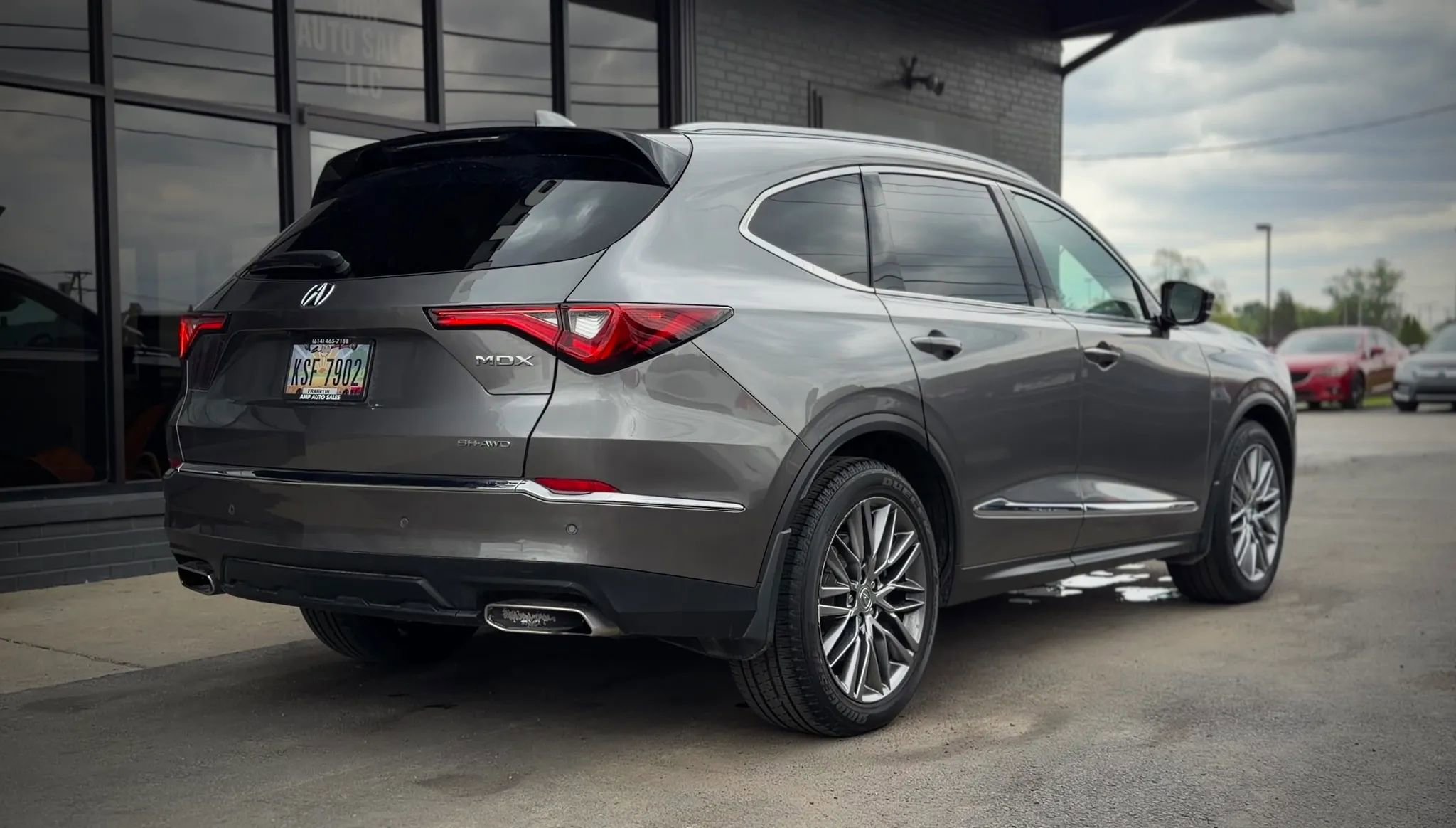 Used 2024 Acura MDX SH-AWD w/ Advance Package image 2
