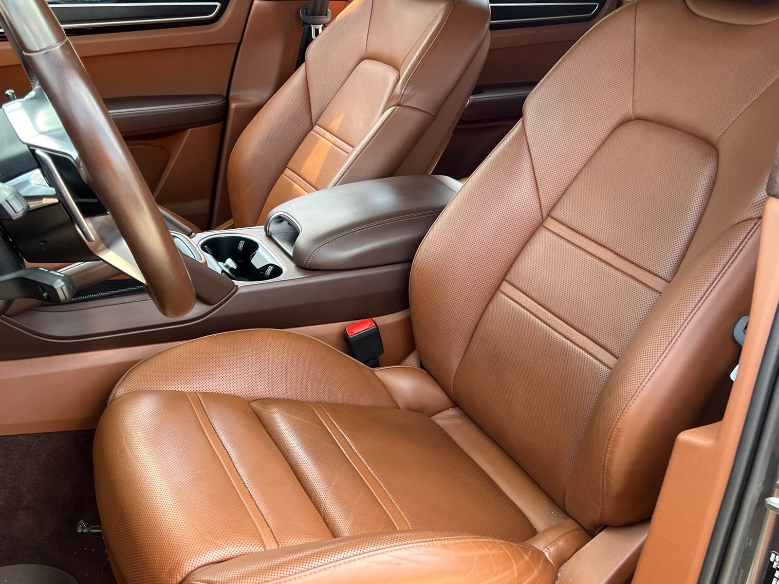 Certified 2023 Porsche Cayenne GTS AWD/4WD image 5