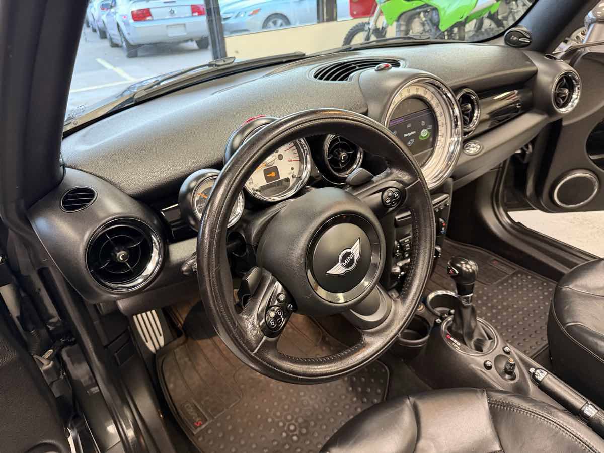 Used 2014 MINI Cooper S image 13