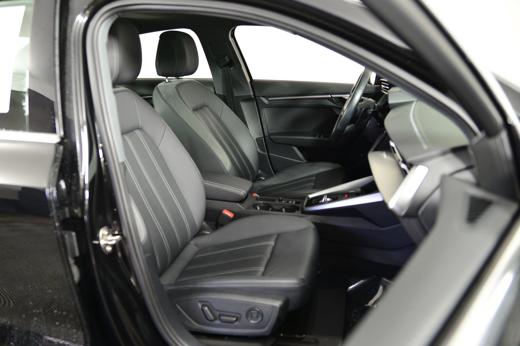 Used 2022 Audi A3 2.0T Premium image 17