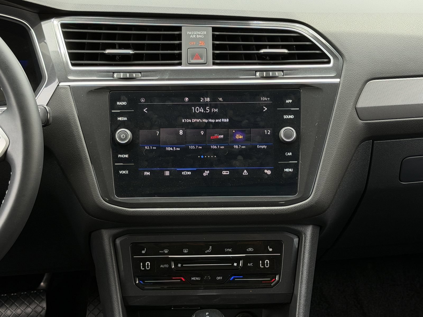 Used 2024 Volkswagen Tiguan SE FWD image 18