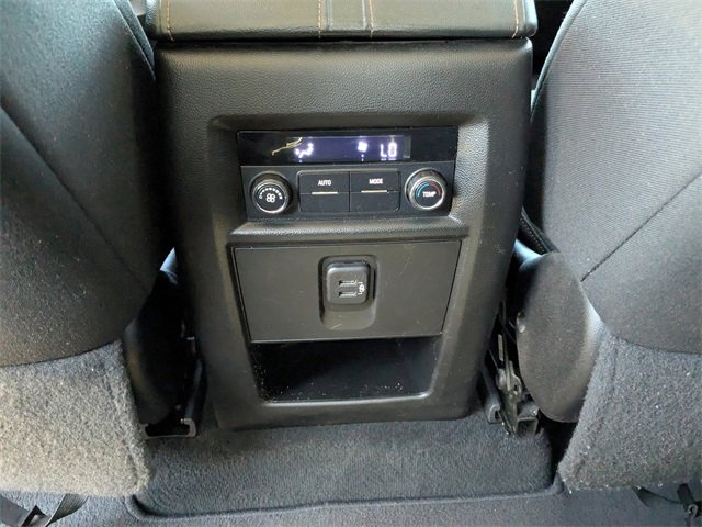 Used 2021 Chevrolet Traverse LT image 14