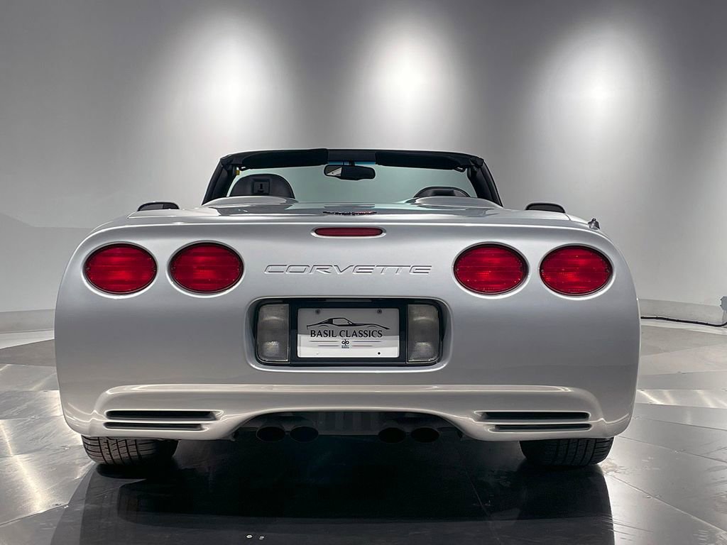 Used 2000 Chevrolet Corvette Convertible w/ Performance Handling Pkg image 7