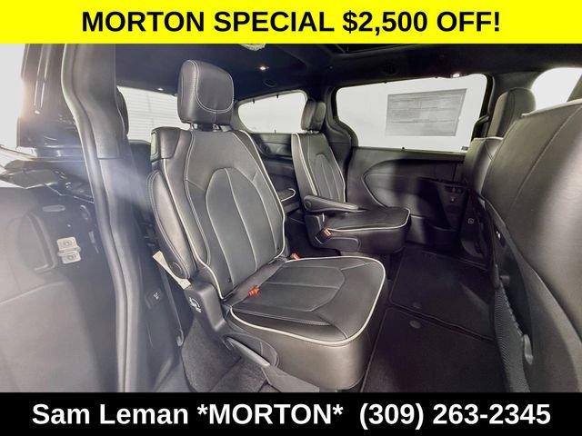 New 2027 Chrysler Pacifica Limited w/ Family Tech Group AWD/4WD image 30