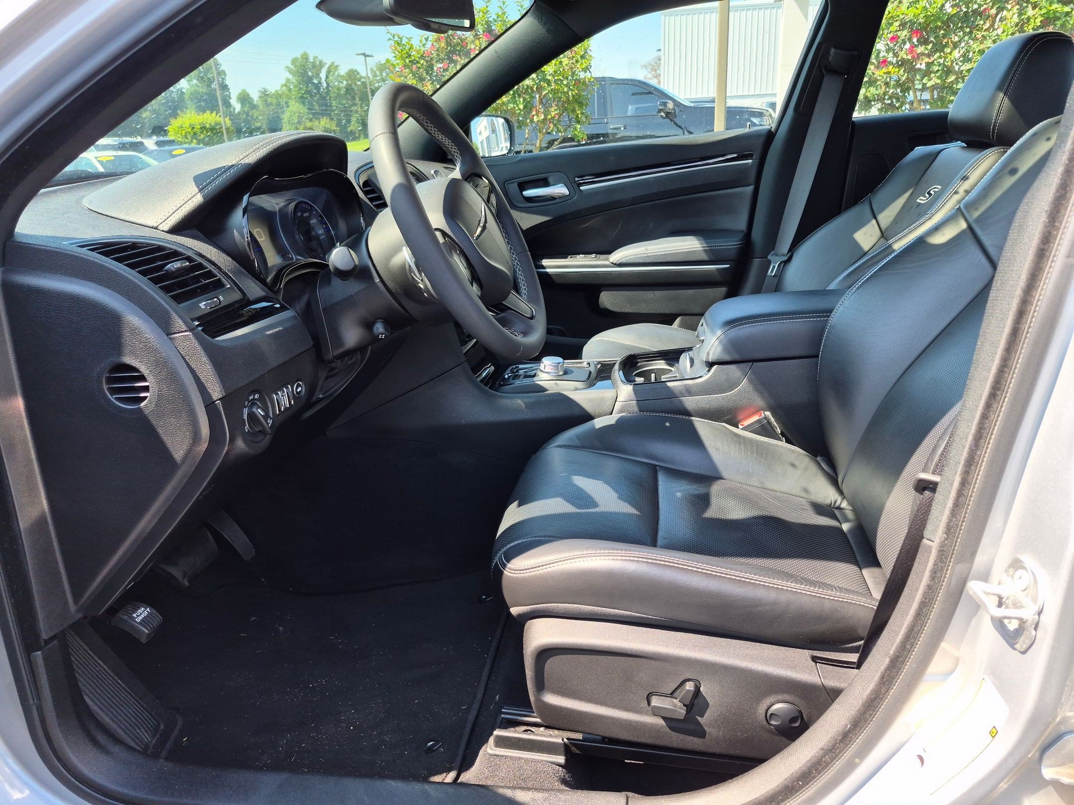 Used 2023 Chrysler 300 S w/ Comfort Group RWD image 11