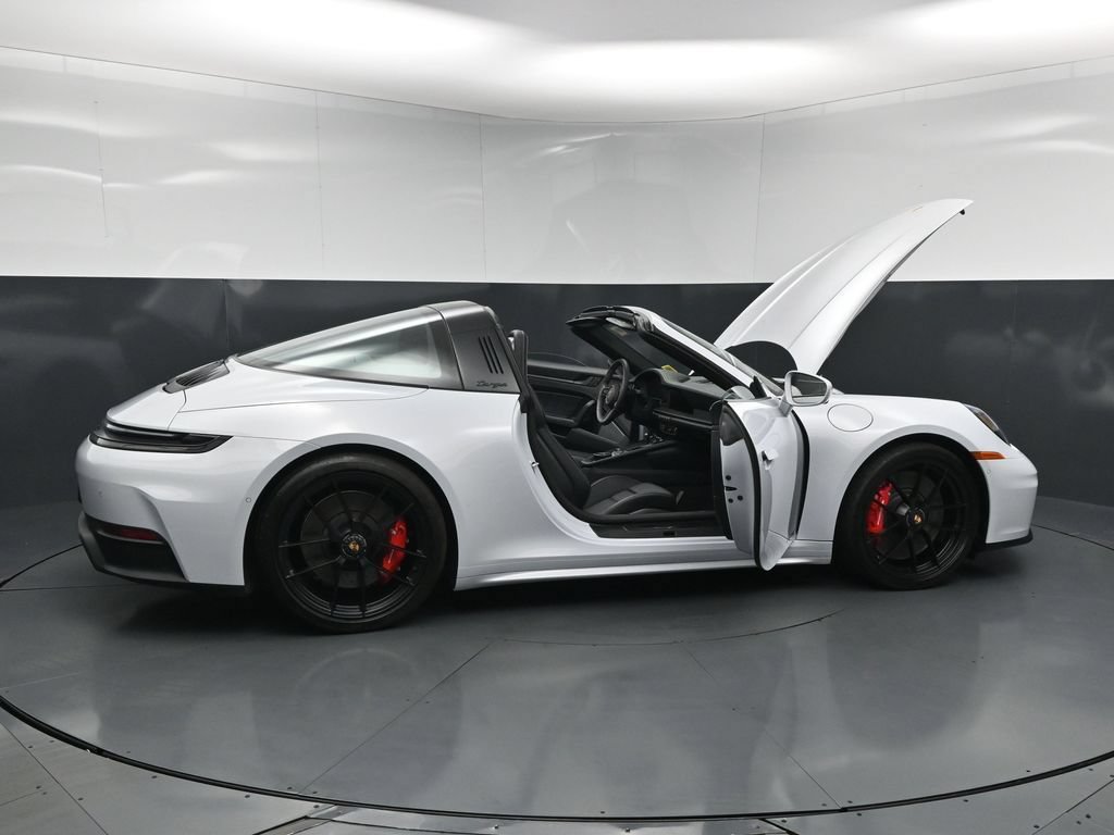 Certified 2025 Porsche 911 Targa 4 GTS AWD/4WD image 35