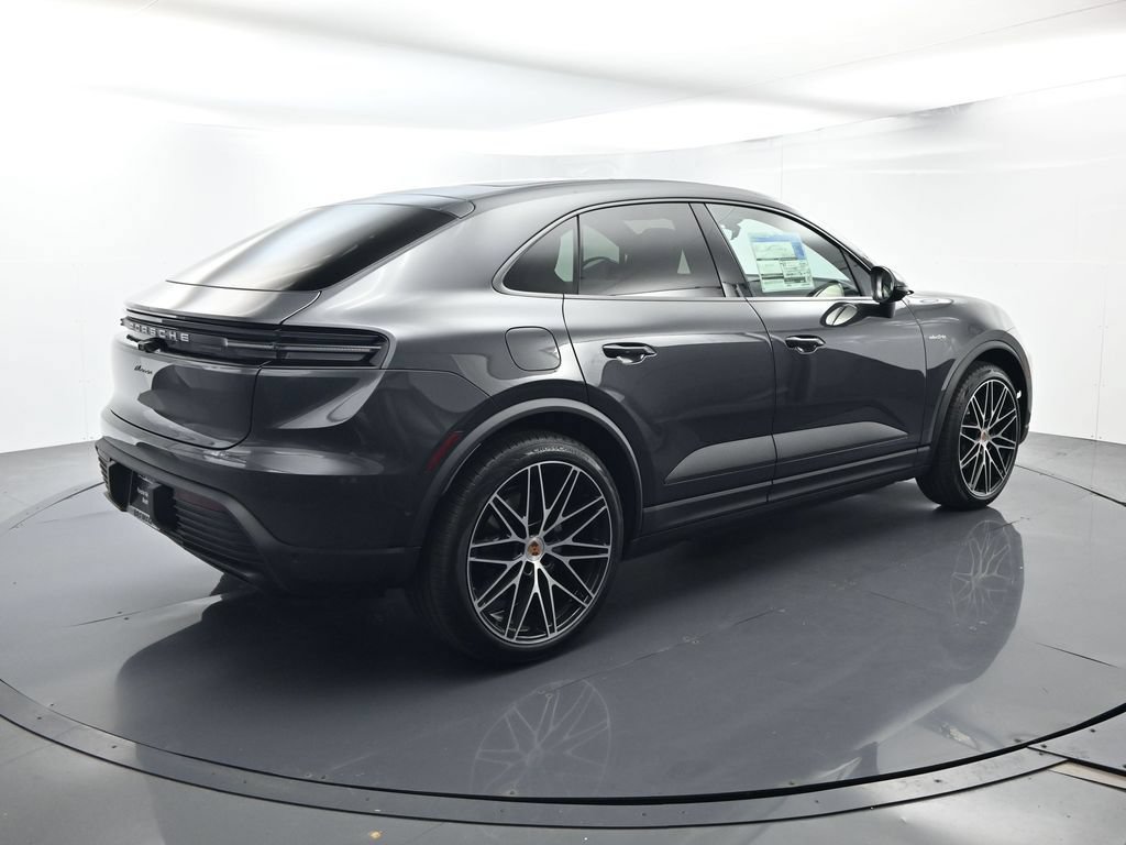 Used 2026 Porsche Macan Electric RWD image 15