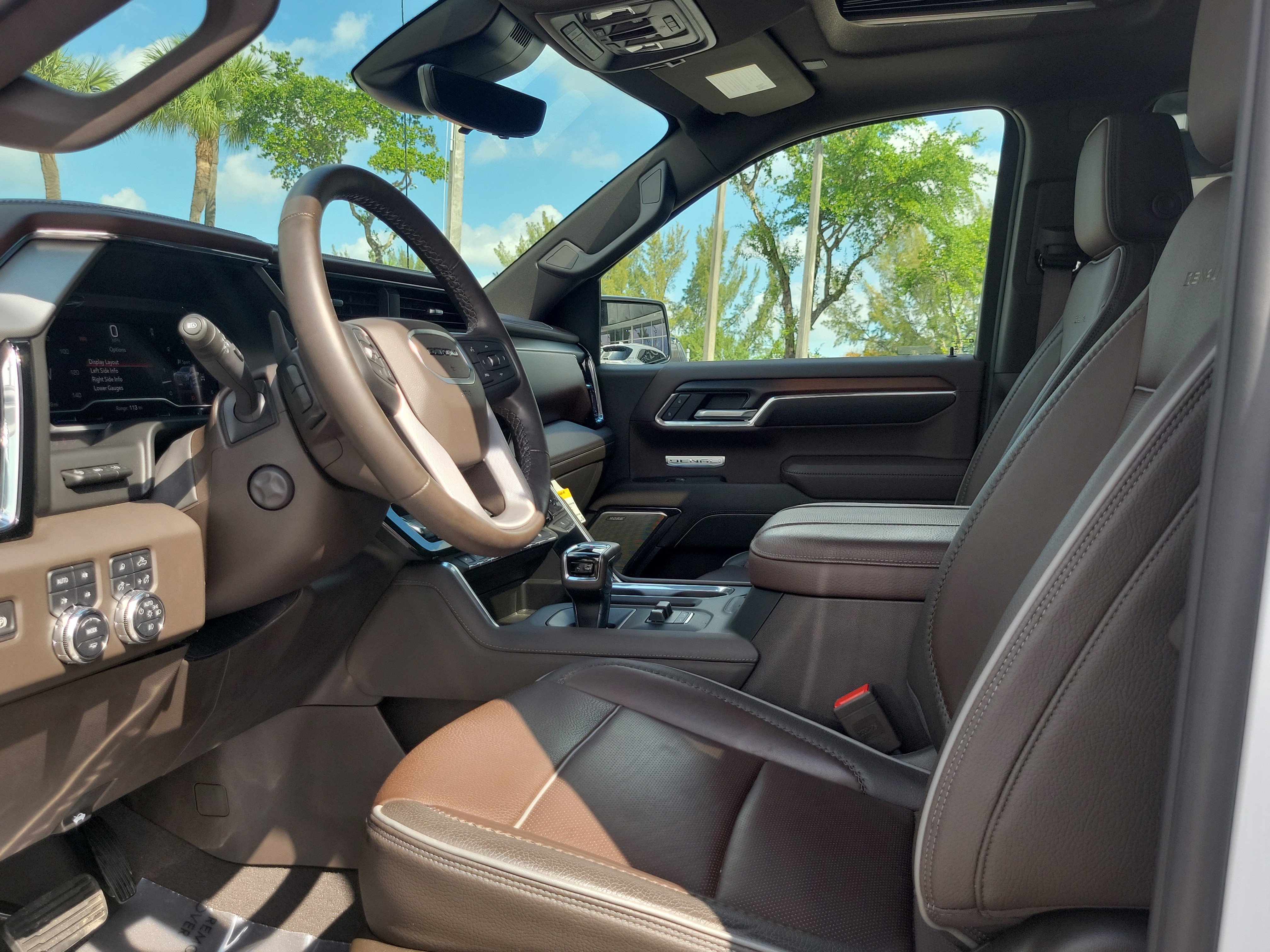 Used 2024 GMC Sierra 1500 Denali w/ Denali Reserve Package AWD/4WD image 13