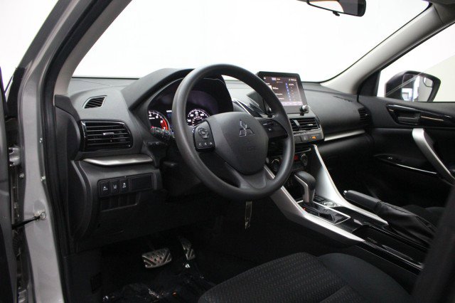 Used 2023 Mitsubishi Eclipse Cross LE image 6