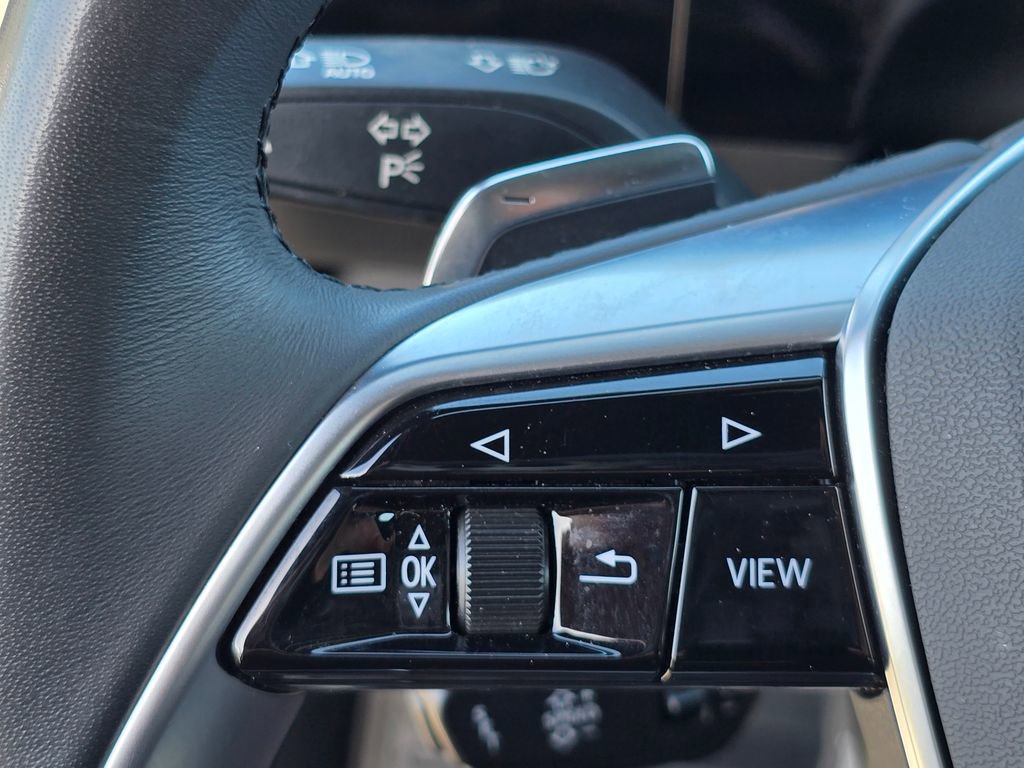 Used 2023 Audi e-tron Premium Plus w/ Premium Plus Package image 27