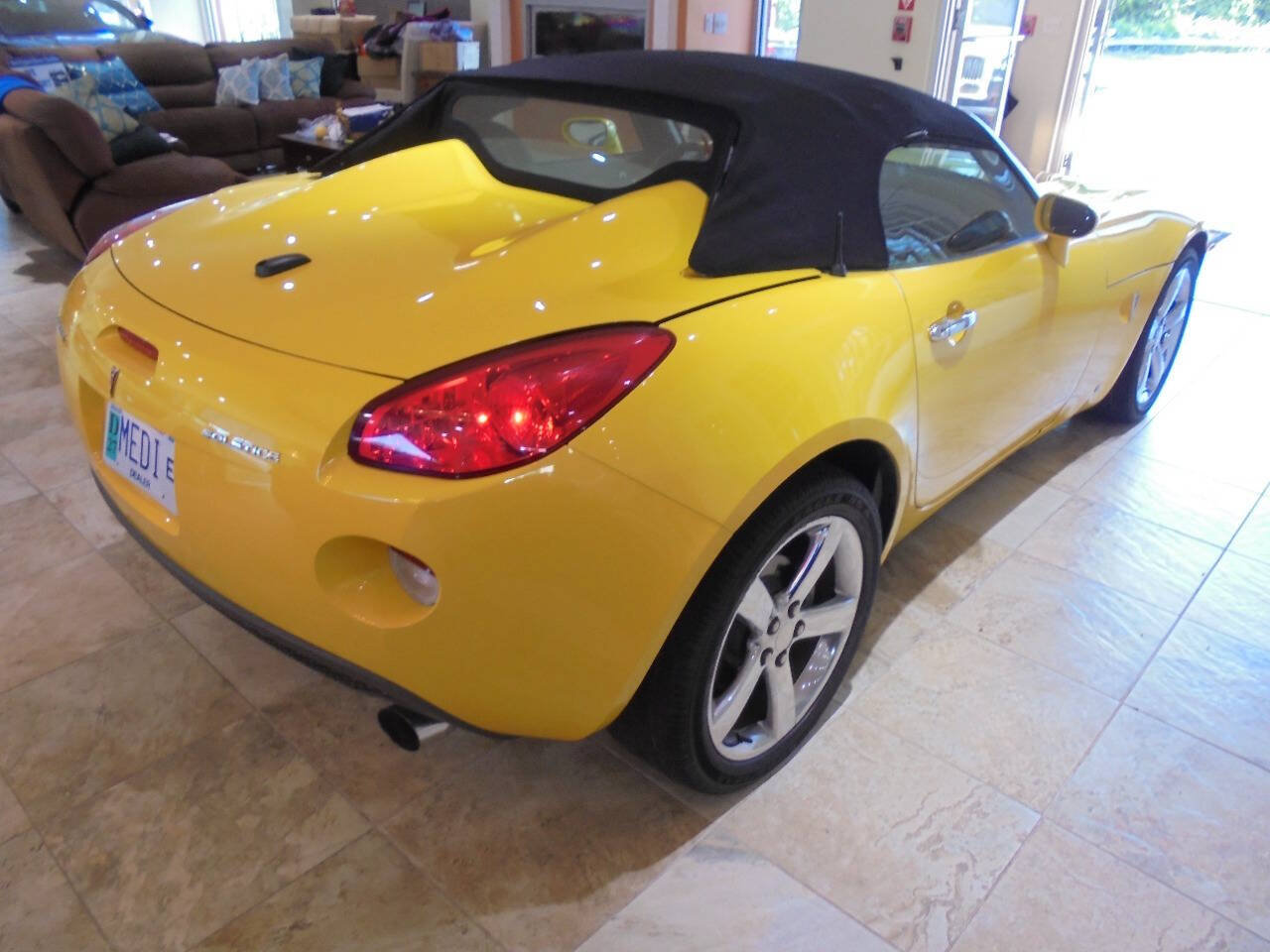 Used 2007 Pontiac Solstice Convertible RWD image 6