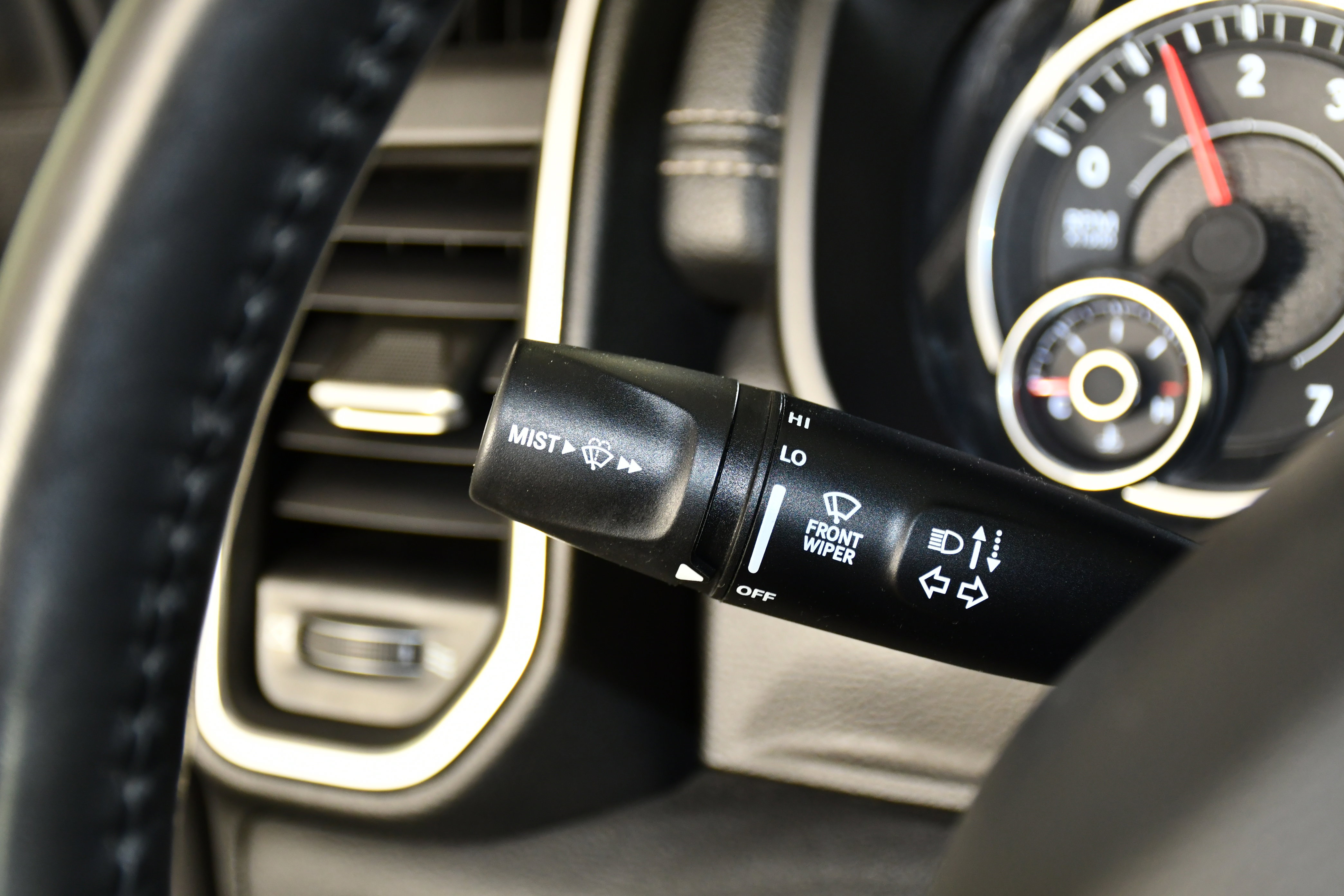 Used 2024 RAM 1500 Laramie image 23