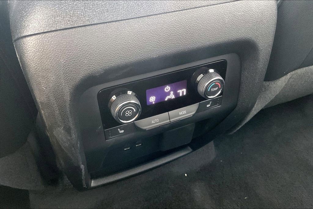 Used 2024 Chevrolet Traverse RS image 12