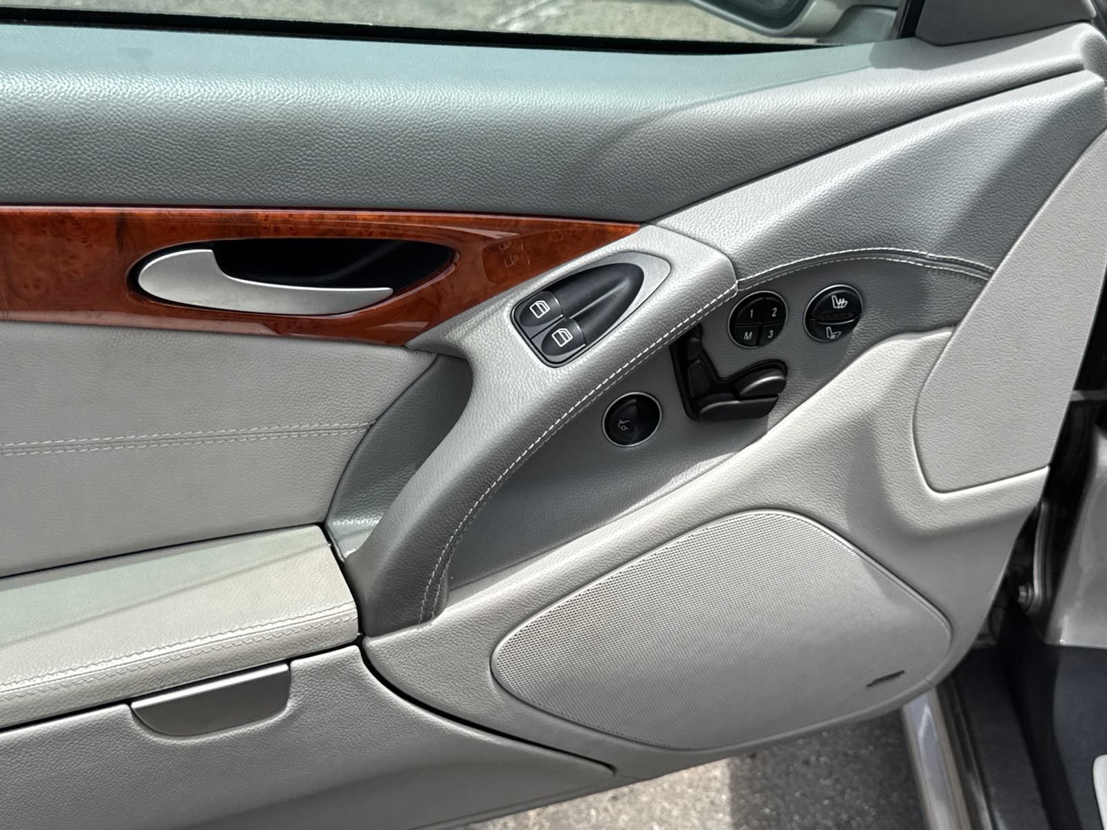 Used 2005 Mercedes-Benz SL 55 AMG image 17