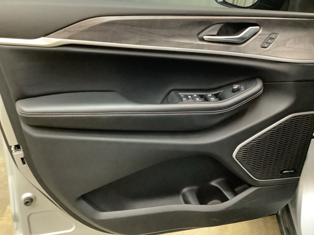 Used 2021 Jeep Grand Cherokee L Limited AWD/4WD image 11