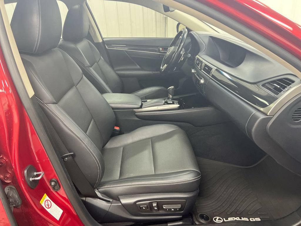 Used 2017 Lexus GS 200t w/ Preferred Accessory Package RWD image 23