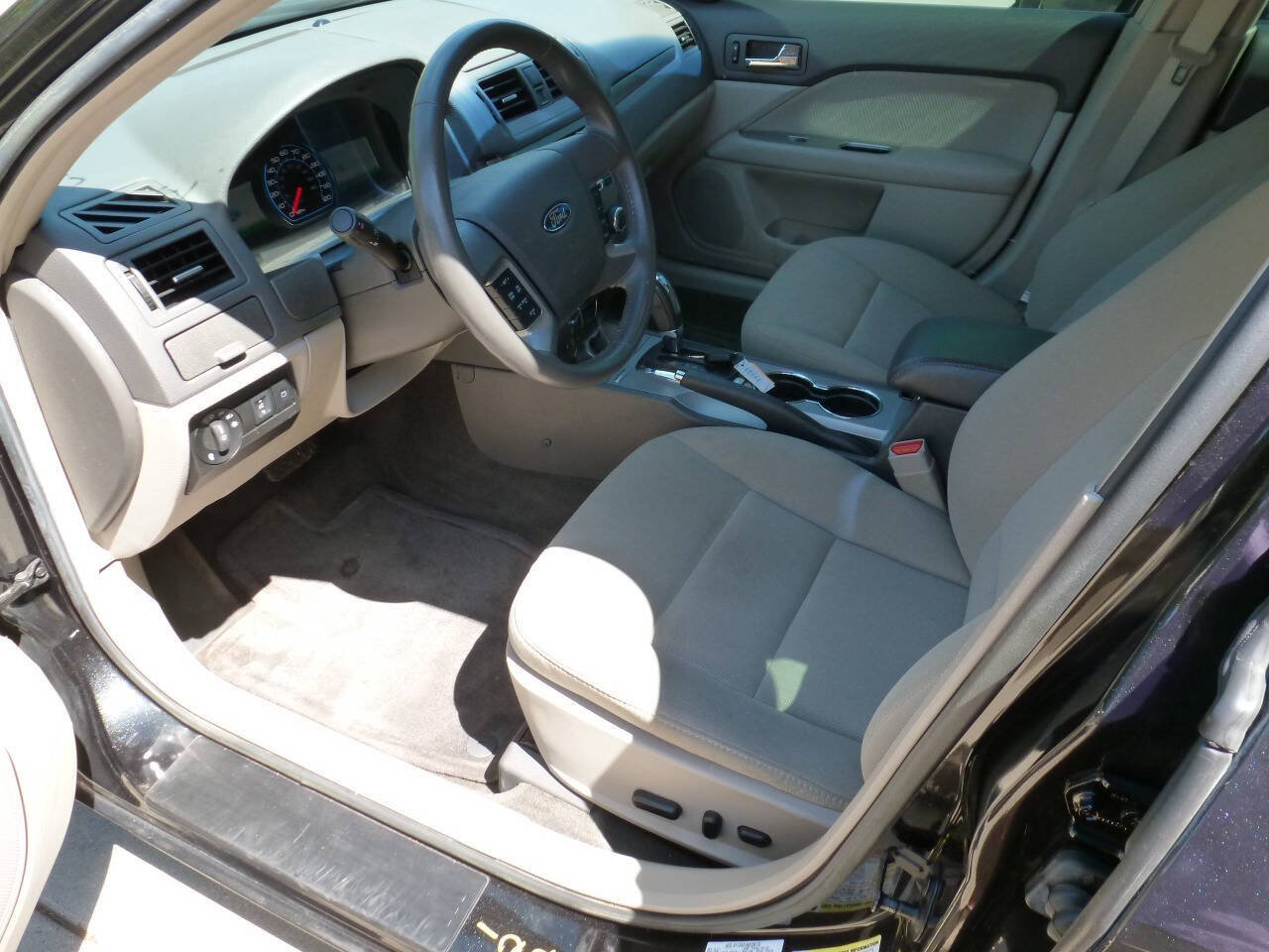 Used 2012 Ford Fusion Hybrid FWD image 9