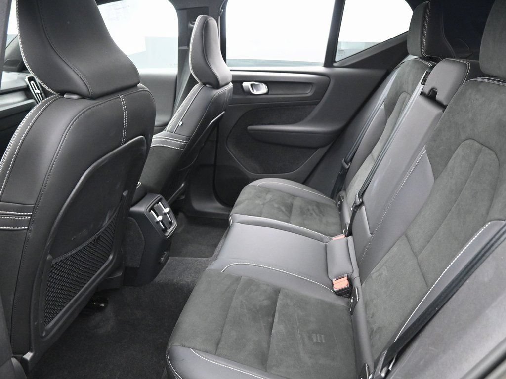 Used 2023 Volvo XC40 Recharge Ultimate w/ Protection Package Premier AWD/4WD image 33