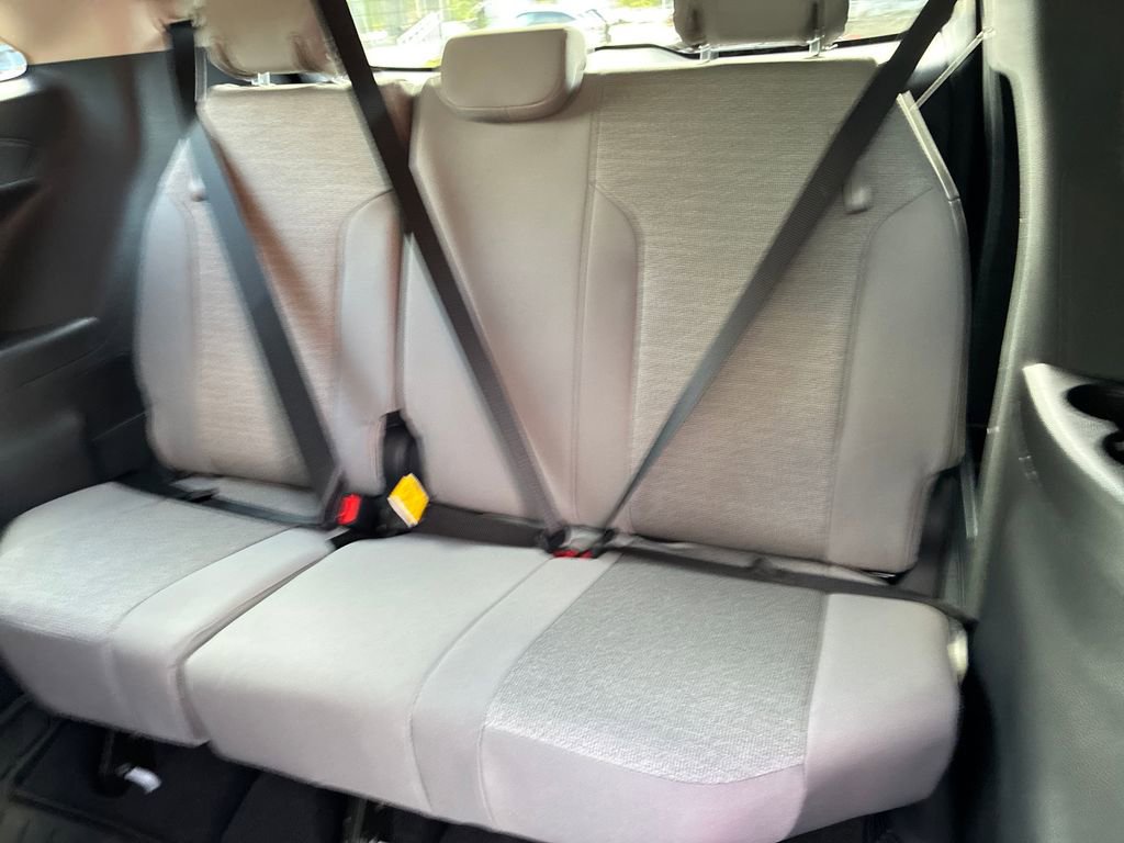 New 2026 Toyota Sienna LE FWD image 17