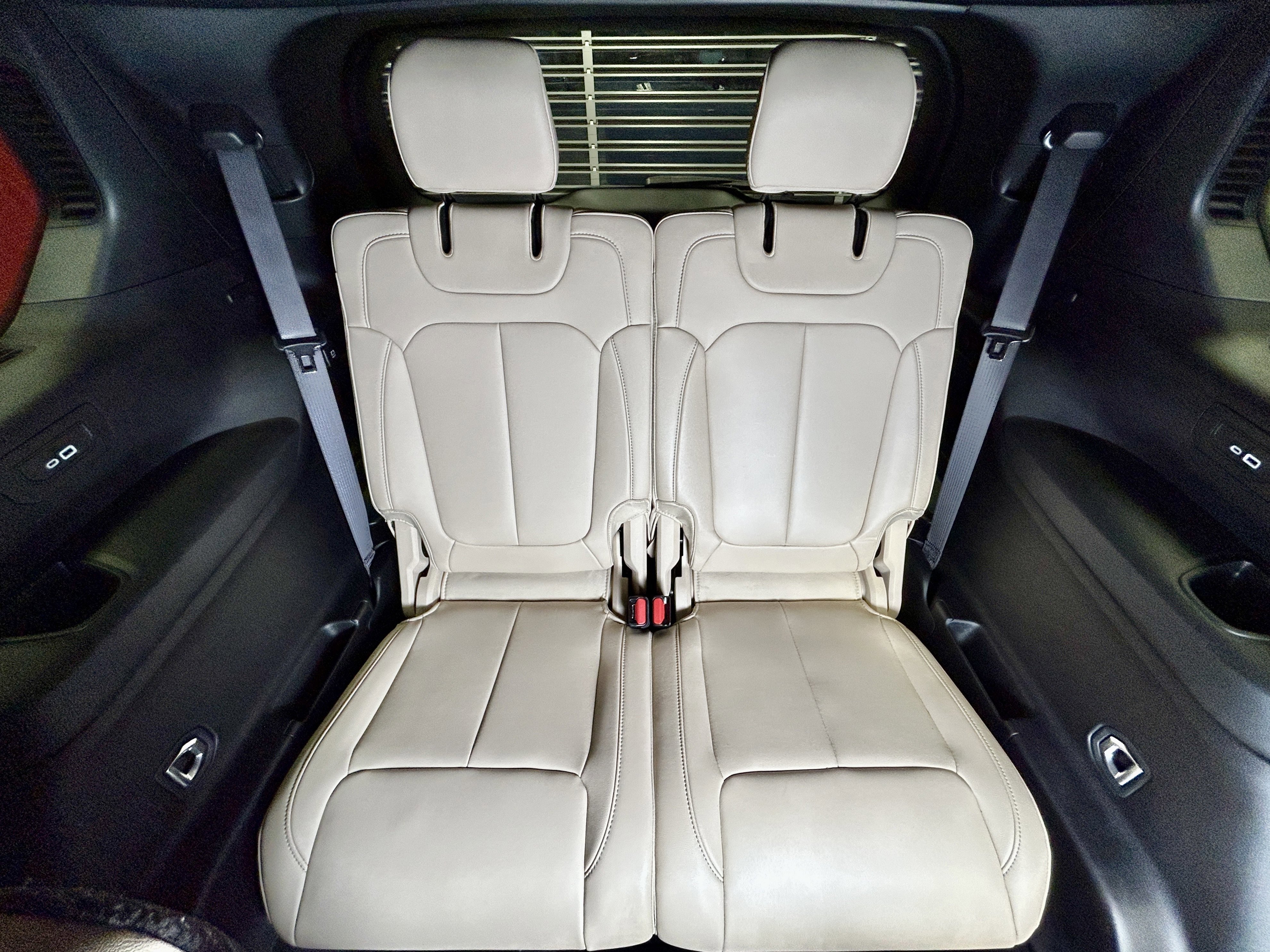 Used 2023 Jeep Grand Cherokee L Limited AWD/4WD image 43