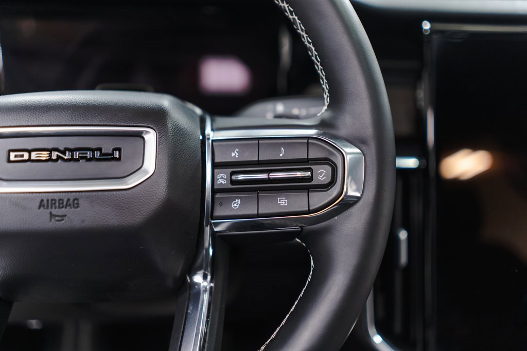 Used 2024 GMC Acadia Denali image 12