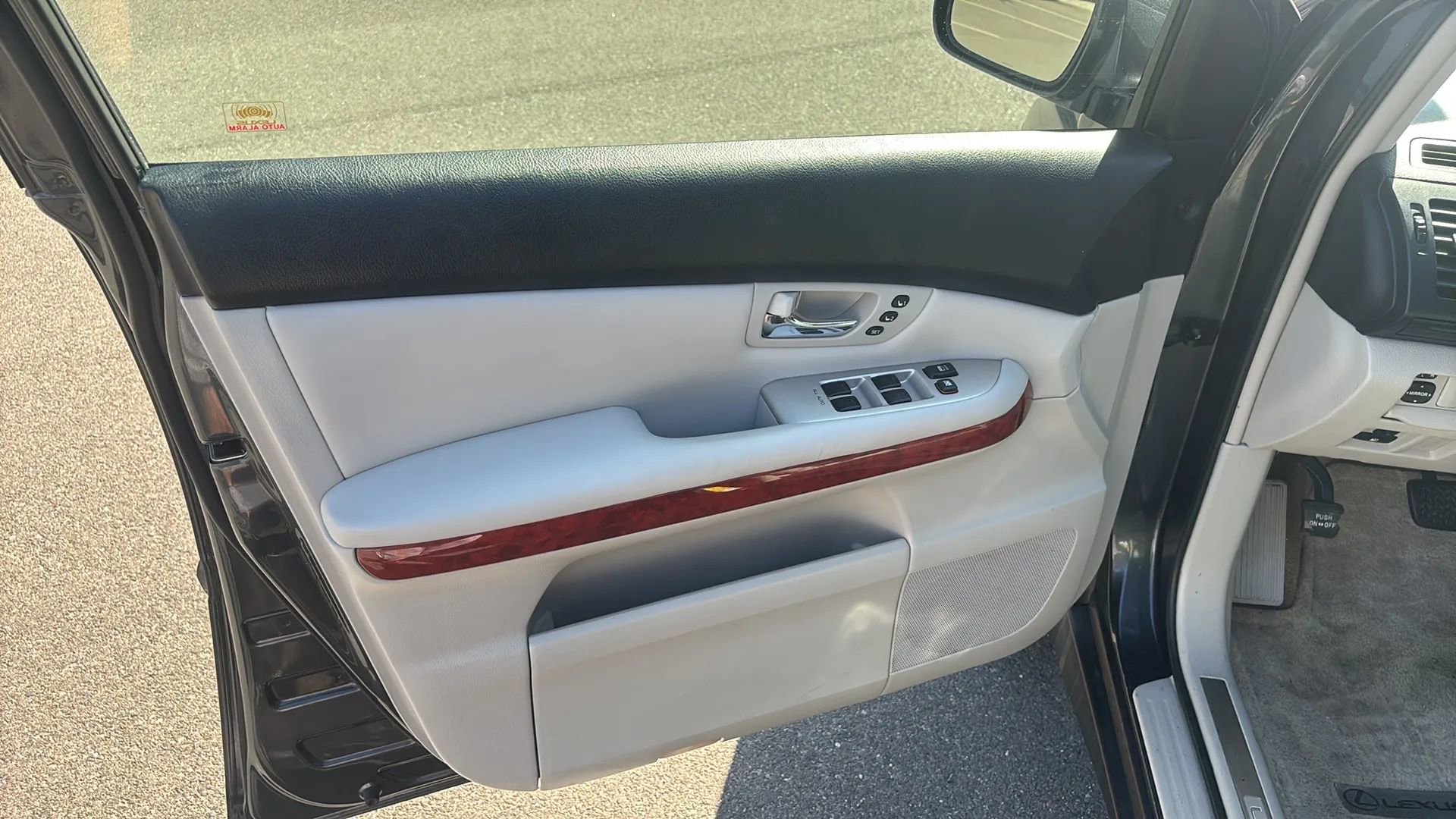 Used 2007 Lexus RX 400h AWD image 27