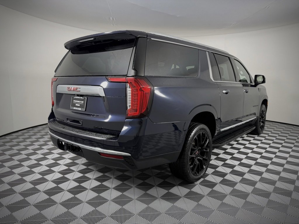 Used 2023 GMC Yukon XL SLT w/ SLT Premium Package image 9