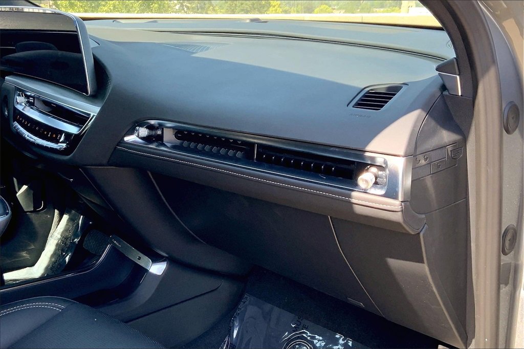 New 2025 Cadillac Lyriq Luxury image 31