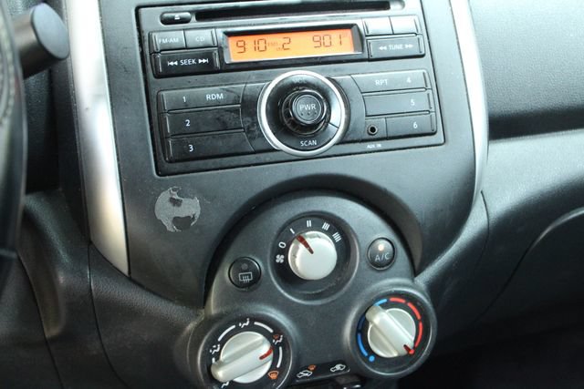 Used 2014 Nissan Versa SV FWD image 19