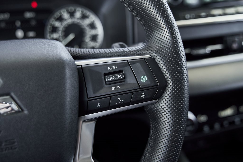 Used 2024 Mitsubishi Outlander SE image 36