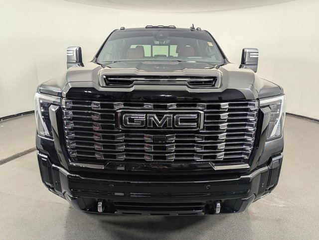Used 2025 GMC Sierra 2500 Denali Ultimate image 3