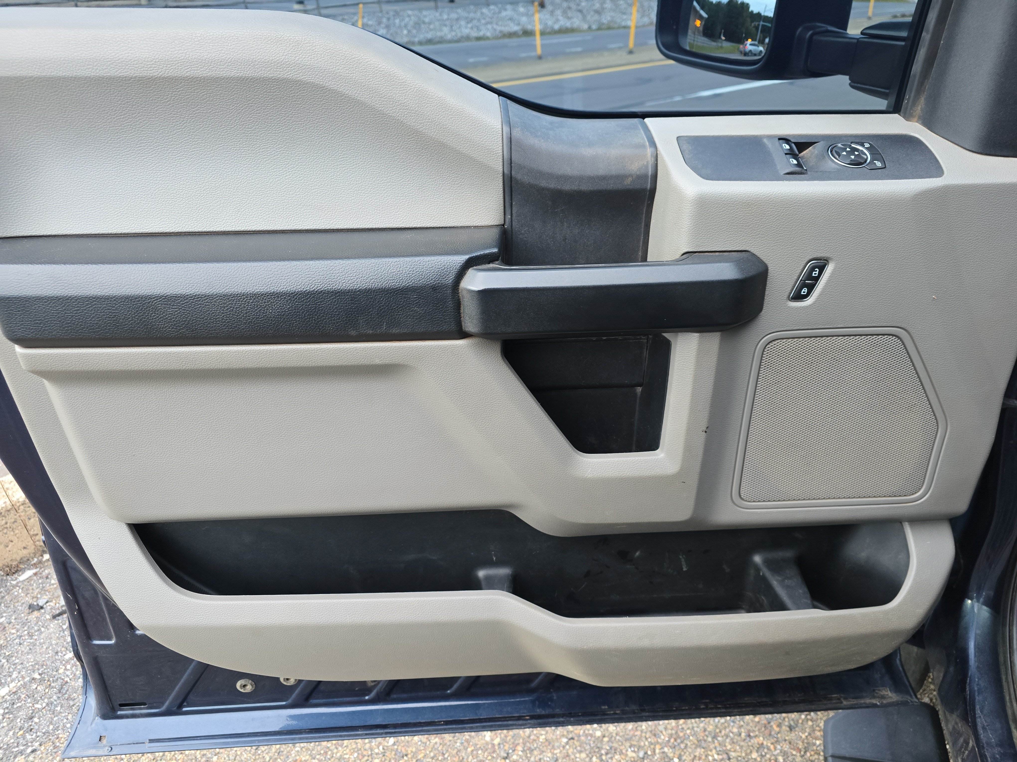 Used 2020 Ford F550 4x4 Regular Cab Super Duty image 13