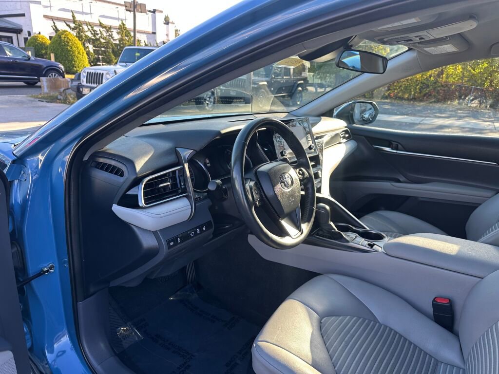 Used 2023 Toyota Camry SE image 12