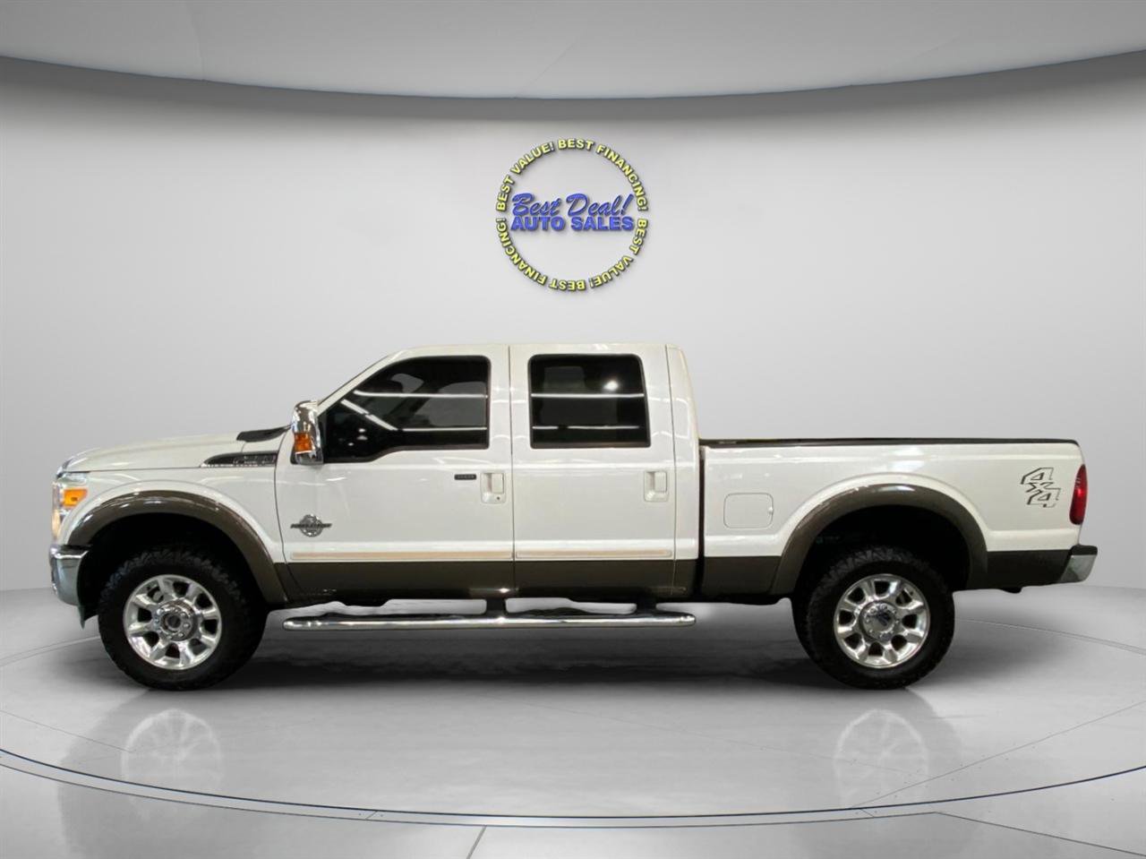 Used 2015 Ford F250 Lariat w/ Lariat Interior Package AWD/4WD image 2
